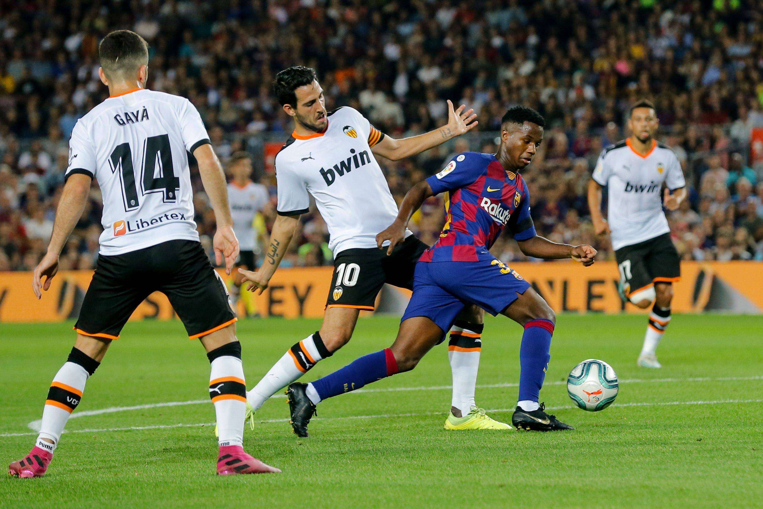 世俱杯改制-足球比赛精彩纷呈,观众欣喜若狂