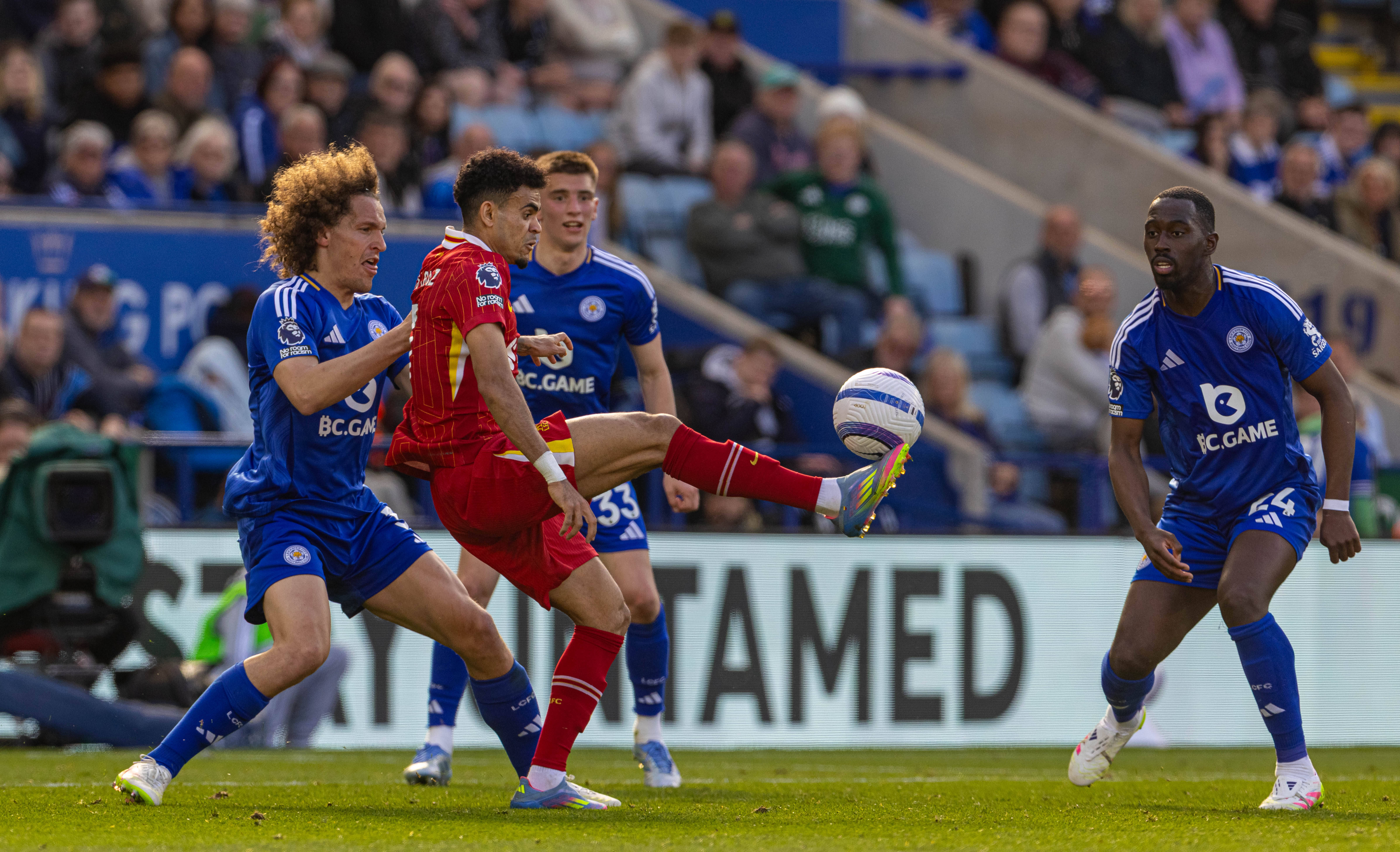 切尔西客场惨败，积分竞争再度白热化