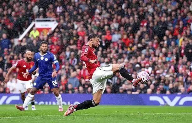 曼联客场大胜华特福德取得关键胜利