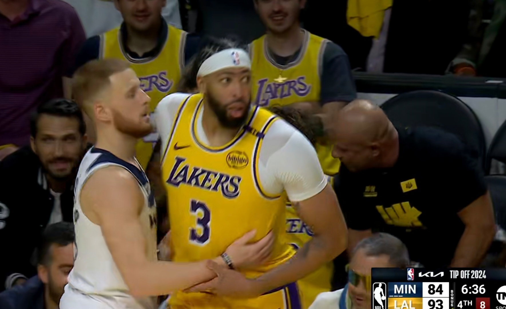 湖人主帅因战术失误遭质疑 湖人主帅因战术失误遭质疑