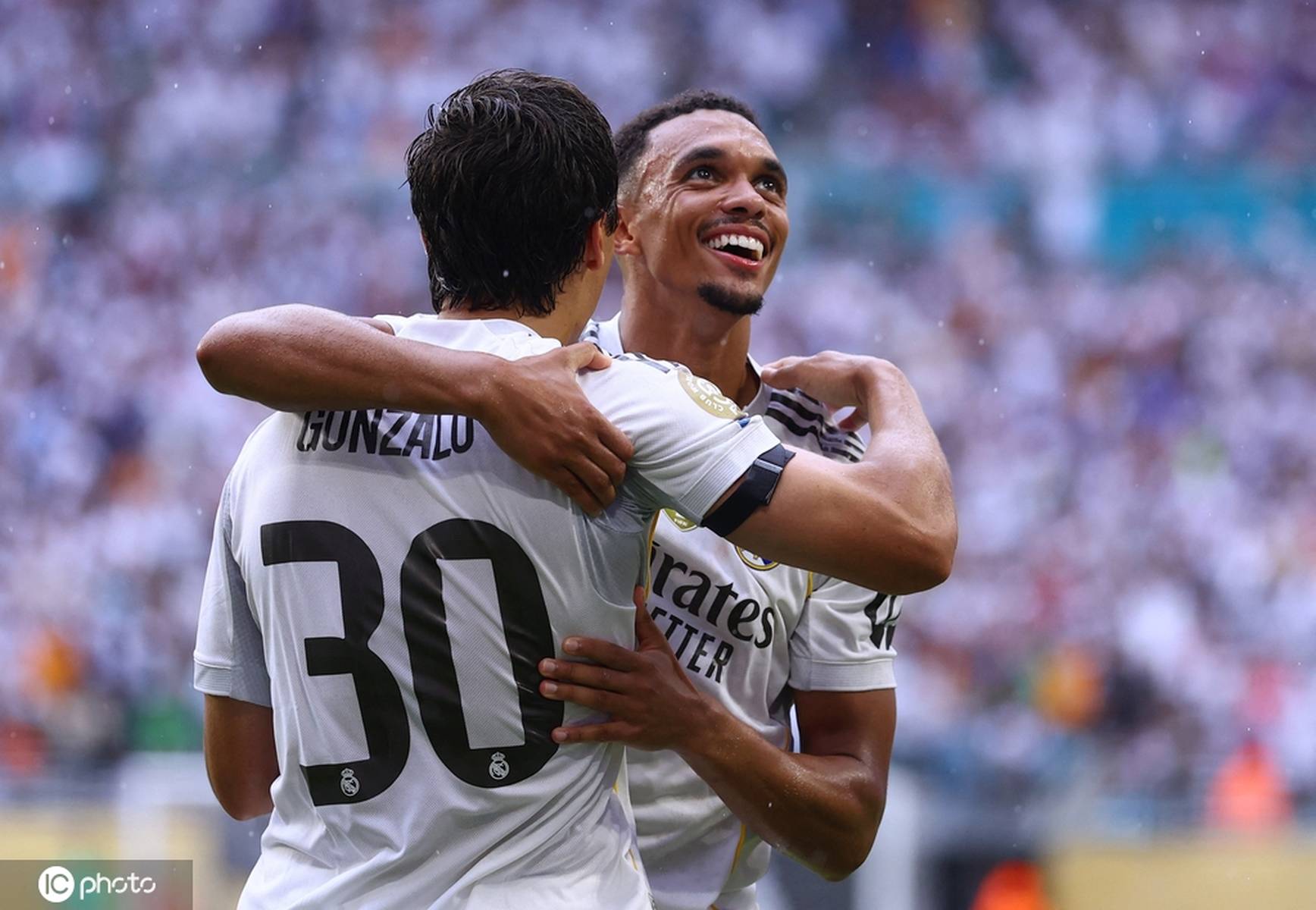 尤文图斯对阵西班牙巴塞罗那，决定晋级名额