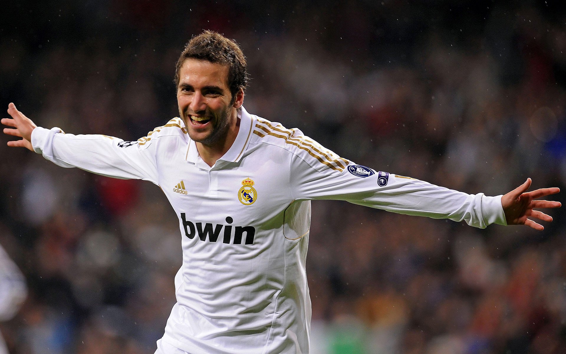 钢与韧的对决，基米希关键回合不手软，引爆深夜战场